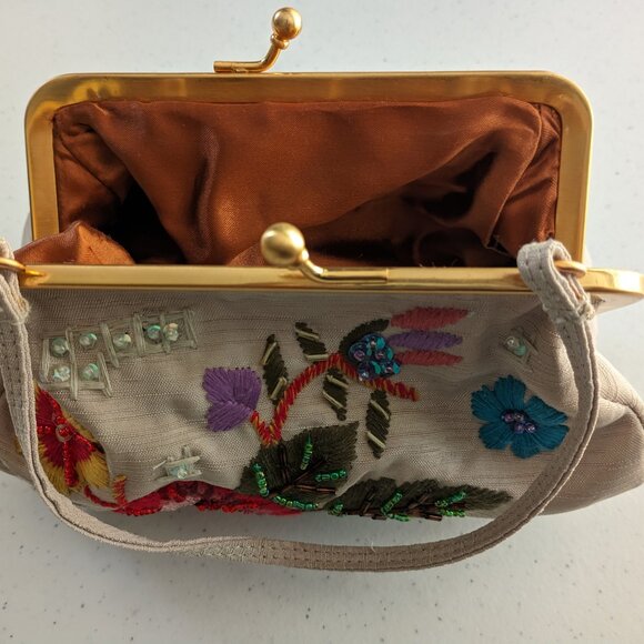 Marco Avane White Beaded Embroidered Clutch - Picture 10 of 11